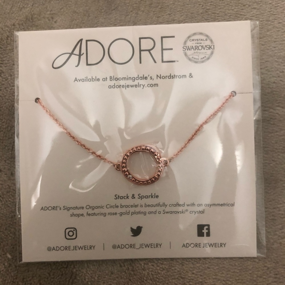 Rose gold pendant necklace